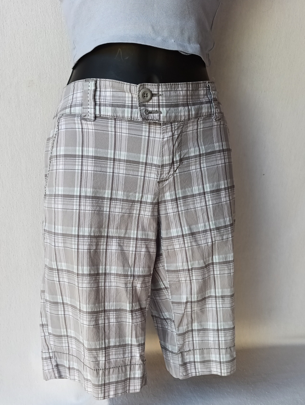 Smart Set Women's Plaid Bermuda Shorts - Gray and White